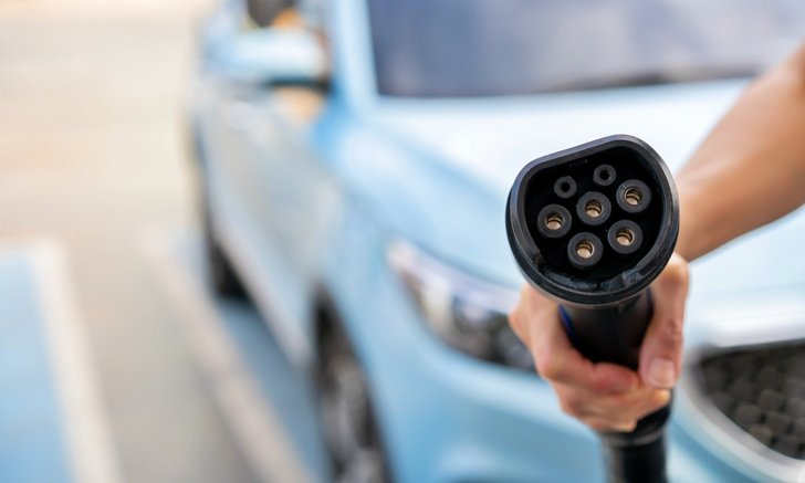 .ข่าวดี! ขนส่งฯ หั่นภาษี รถยนต์ไฟฟ้า ถูกกว่ารถน้ำมัน-มอเตอร์ไซค์จ่ายครึ่งเดียว.