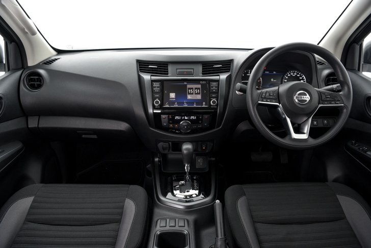 nissan_navara_black_edition_1