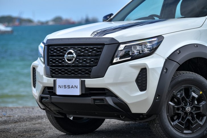 nissan_navara_black_edition_4_1