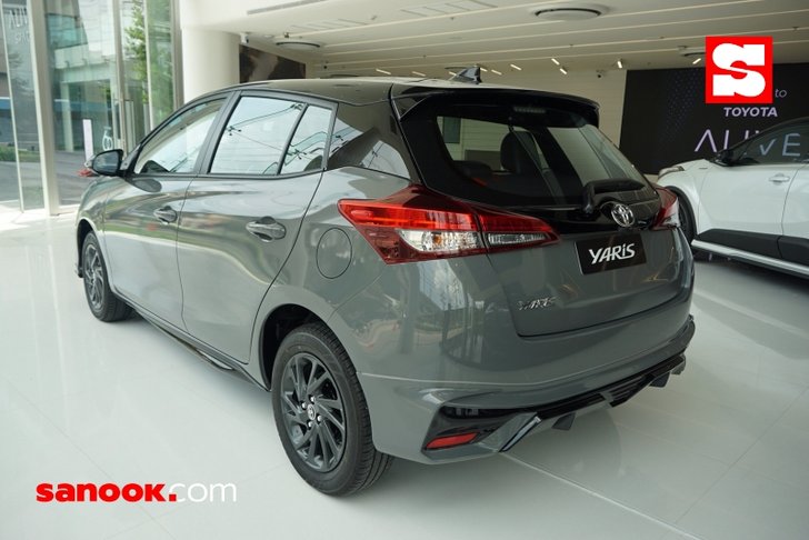 yaris_60th_laminated_grey_20