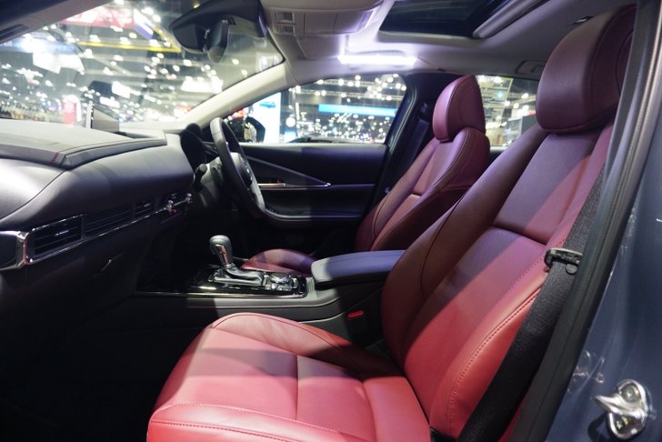 mazda_cx30_carbon_06