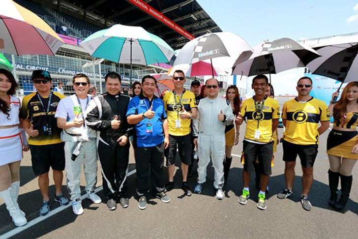 Thailand Super Series 2015 กระหึ่ม ประเดิมสนามแรก บุรีรัมย์ นักแข่ง - นักธุรกิจ – ไฮโซ คนดัง ตบเท้าช