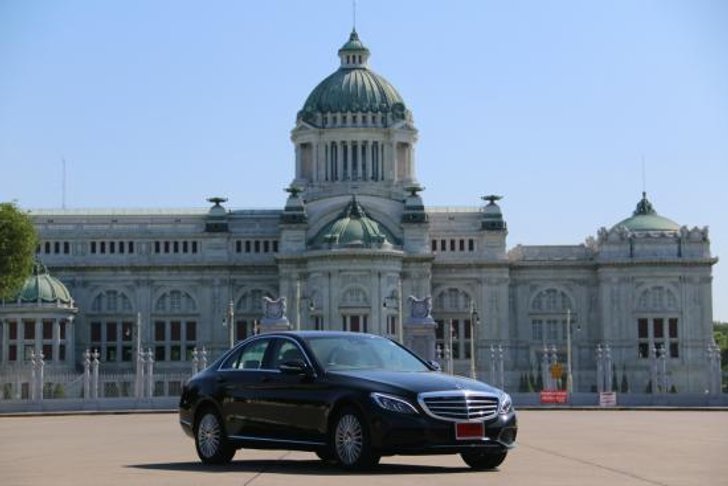 Mercedes Benz C300 Bluetec Hybrid Exclusive หรู แรง ประหยัด นั่งสบาย