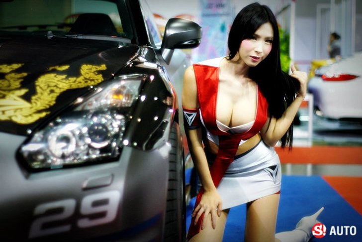 พริตตี้น่ารักๆในงาน Auto Salon 2015 ซี๊ดไม่เบา
