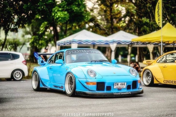 เซ็นทรัล เอ็มบาสซี รวมสุดยอดรถ Porsche จากสำนักแต่ง RWB (RAUH Welt Begriff)