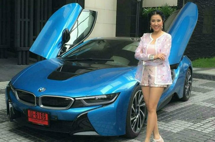 เอิ๊ก-พรหมพร ยูวะเวส BMW I8 ซื้อรถแพงที่สุด เพื่อสิ่งที่ดีที่สุดให้ตัวเอง