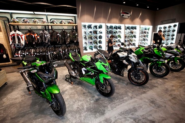 Real Motorsports จับมือ Factory Gear เปิดโชว์รูม Real Garage สาขาเมกาบางนา
