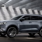Isuzu MU-X Phantom Collection