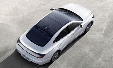 Hyundai Sonata Hybrid ใหม่ รถยนต์หลังคาโซลาร์เซลล์คันแรกของค่าย