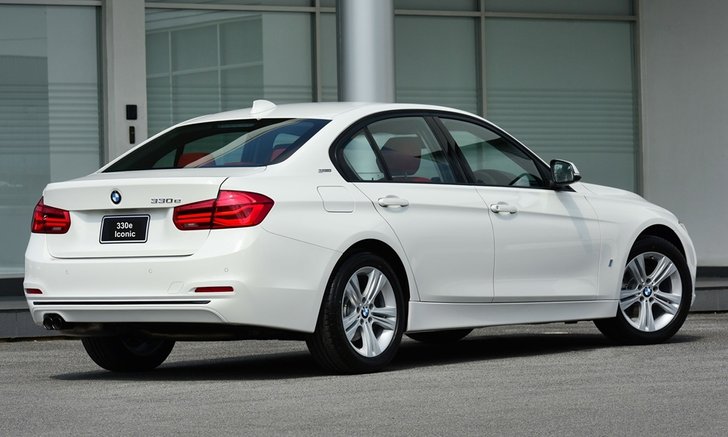 BMW 330e Iconic 2017 เพิ่มรุ่นเริ่มต้นใหม่ล่าสุด เริ่ม 2.259 ล้านบาท