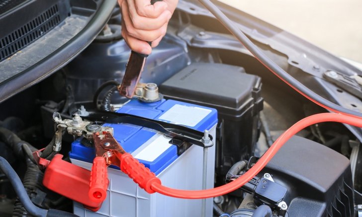 .ทำไมพ่วงแบตรถยนต์ห้ามต่อ ขั้วลบ กับ ขั้วลบ เข้าหากัน?.