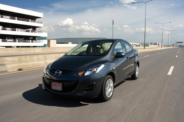 Mazda 2 Sedan Groove M/T