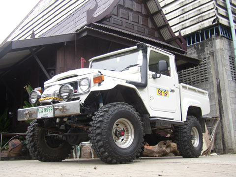 Land Cruiser BJ 40 มาดแกร่งพลัง 14B-TURBO