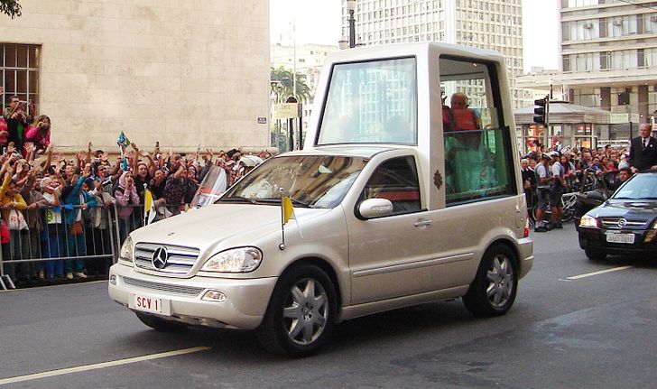 PopeMobile...รถพระที่นั่งของพระองค์พระสันตะปาปา