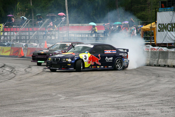 PUMA BATTERIES ร่วมสนับสนุนทีมแข่งREDBULL ปะทะศึก DRIFT COMPETITION 2010