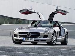 นิตยสารเยอรมันเลือกให้  เมอร์เซเดส-เบนซ์ E-Class Cabriolet และ SLS AMG เป็นรถที่สวยที่สุด