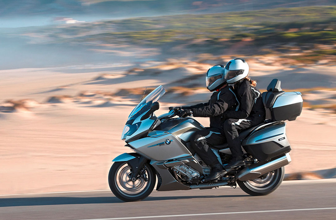 BMW โชว์มอเตอร์ไซค์ทัวร์ริ่ง  เครื่อง 6 สูบ BMW K1600GT / BMW K1600GTL