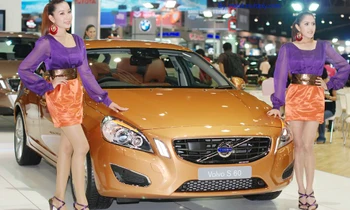 พริตตี้ Volvo : Motor Expo 2010