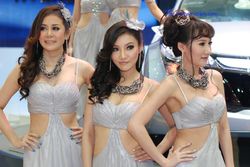 ชมชัดๆ อีกรอบ พริตตี้ Hyundai จาก Motor Expo 2010