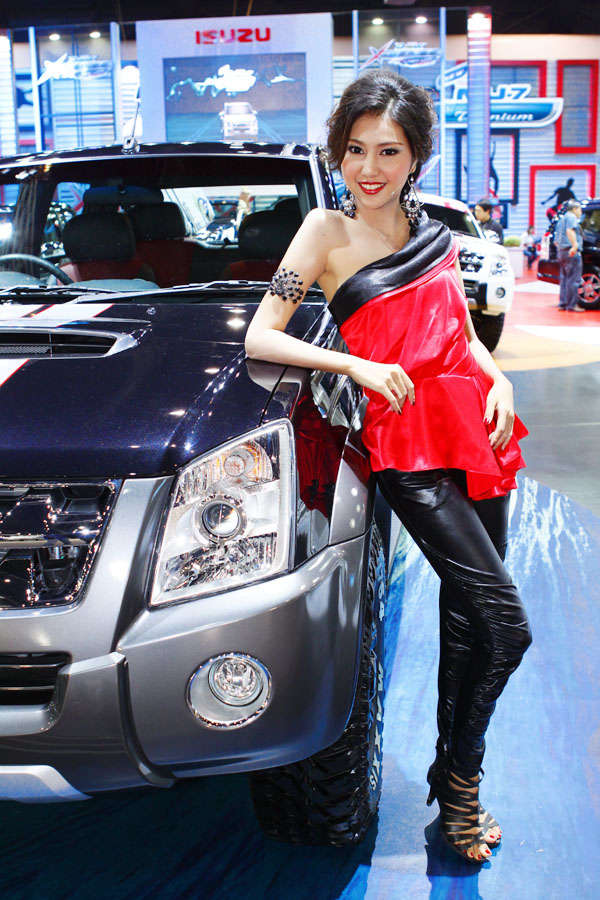 พริตตี้ Isuzu