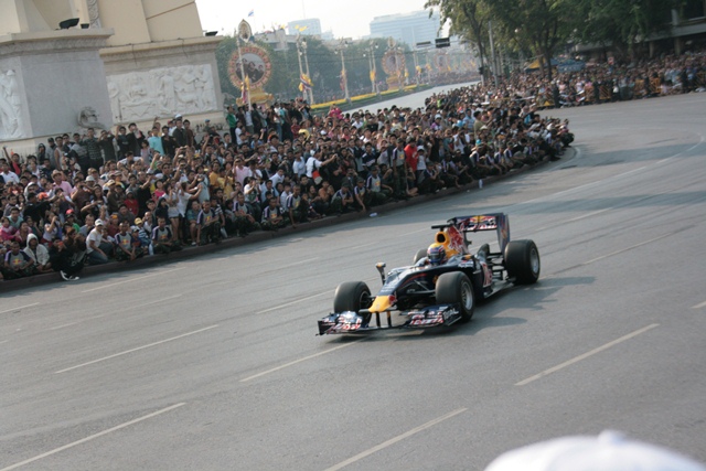 นาทีประวัติศาสตร์จารึก Formula1 บนถนนราชดำเนิน