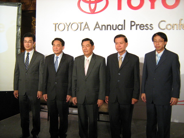 โตโยต้าแชมป์ยอดขายปี 53 ตั้งเป้าปี 54 โตเพิ่ม 10.4%