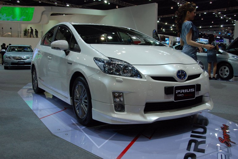 Prius sport hot sale