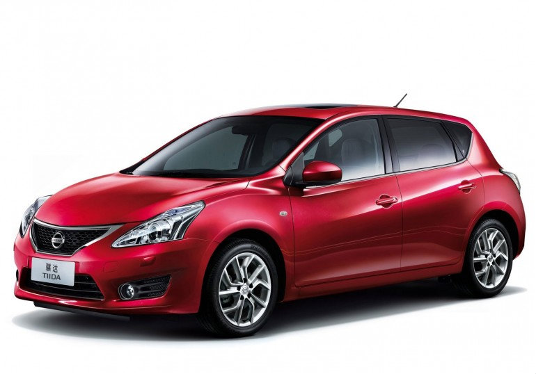 2012 Nissan Tida ...ลุคสปอร์ตเต็มพิกัด จัดจ้านเต็มอารมณ์