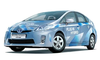 Toyota ทำเก๋ เตรียมเปิดจอง Plug-in Prius วัน Earth day