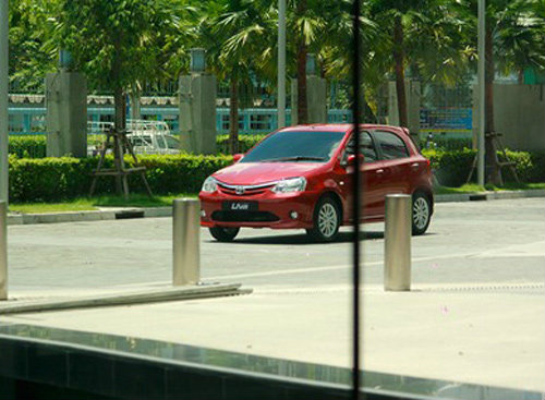 Toyota Etios Liva spyshot