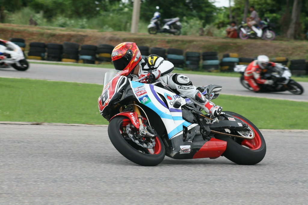 2 ล้อ PTT แรงคว้าชัย FMSCT Thailand Road Racing 2011 สนามที่ 4