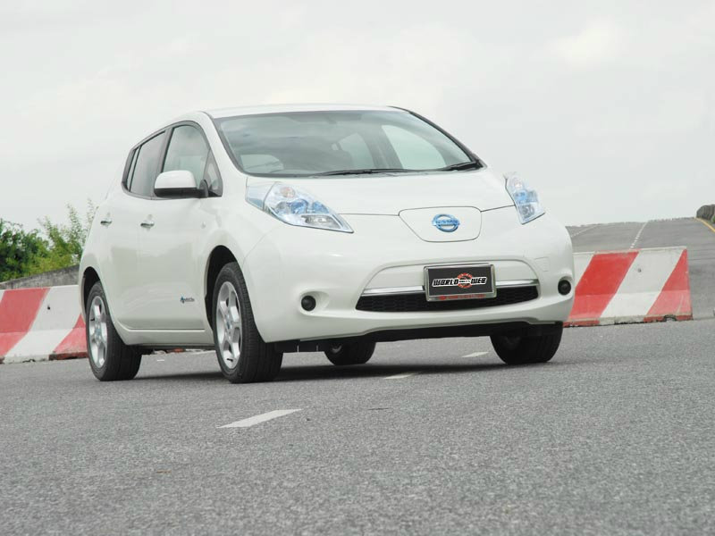 Nissan Leaf : รถไฟฟ้ามาแล้ว