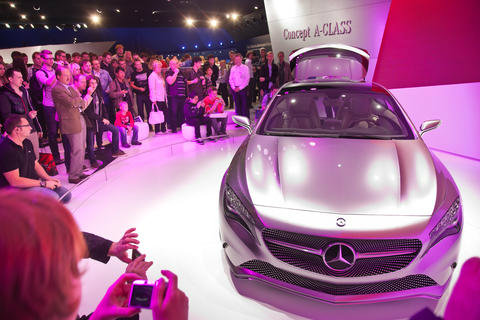 Frankfurt Motor Show 2011คับคั่งไปด้วยไฮเทคและนวัตกรรม