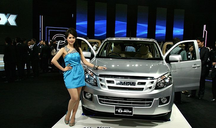 Isuzu เปิดตัว Isuzu Dmax 2012 ใหม่ เปรยเคาะราคา 465,000 บาท