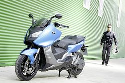 BMW Maxi Scooter..สกู๊ตเตอร์พันธุ์หรูเพื่อชีวิตคนเมือง