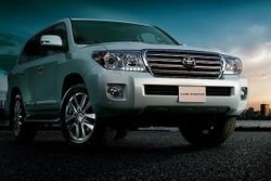 2012 toyota landcruiser 200 ได้เวลาปรับโฉมอเนกประสงค์รุ่นใหญ่