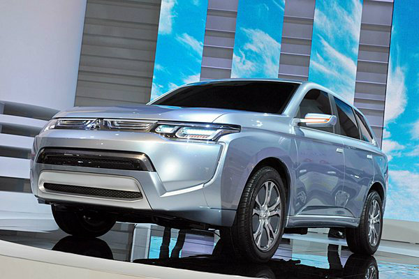 Mitsubishi ลุย EV เตรียมจัดรถบรรทุกเล็กไฟฟ้าลงตลาดปี 2013