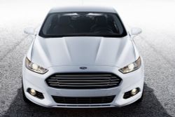 2013 Ford Fusion ได้เวลากลับมาทวงบัลลังค์ตำแหน่งซีดานกลาง