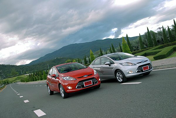 Ford โตเท่าตัวปี 2011 แบไต๋กลางปีปล่อย New! Ford Focus