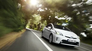Sanook! Go For Green : 2012 Toyota Prius ..เผยโฉมทันสมัย ลุคใหม่ที่แดนผู้ดี