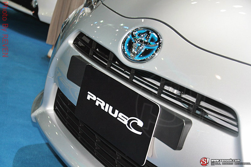 Sanook Go For Green : Toyota Prius C ราคามาแรง แต่ก็น่าสน