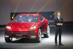 คันจริงLamborghini Urus สปอร์ตอเนกประสงค์พร้อมลุย 2016