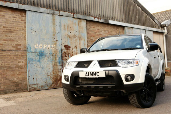 Mitsubishi L 200 Barbarian Black  ชื่อนี้คุ้นๆ แต่ขายในอังกฤษ