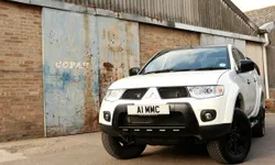 Mitsubishi L 200 Barbarian Black  ชื่อนี้คุ้นๆ แต่ขายในอังกฤษ