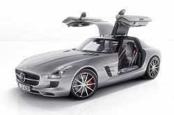 Mercedes Benz SLS GT AMG ..แรงตัวจริงของสปอร์ตคาร์ดาวสามแฉก