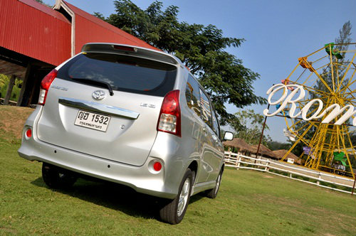  TOYOTA AVANZA  