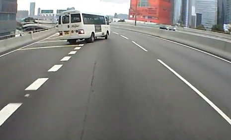 รถบัส  Drift !!! ....แหม ทำไปได้