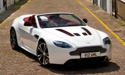 Aston martin V12 Vantage Roadster  อีกเวอร์ชั่นของตัวแรงพันธุ์หรู