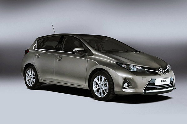 2013   Toyota Auris  สปอร์ตมากขึ้นในเส้นสายใหม่