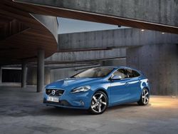 Volvo V40 R-Design  อีกหนึ่งตัวตนในเวอร์ชั่นแรง